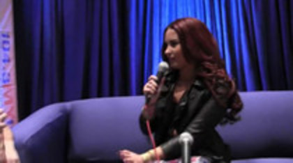 Demi Lovato With Ty Bentli Backstage at the 2012 Grammys (966)