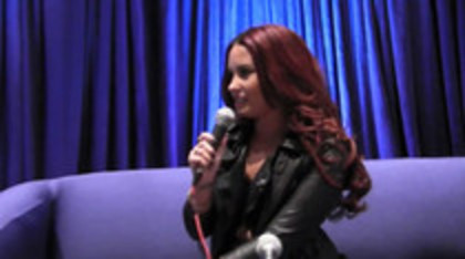 Demi Lovato With Ty Bentli Backstage at the 2012 Grammys (989)