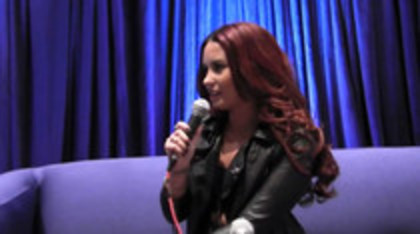 Demi Lovato With Ty Bentli Backstage at the 2012 Grammys (995)