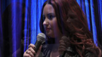 Demi Lovato With Ty Bentli Backstage at the 2012 Grammys (1469)