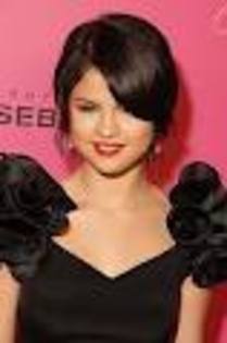 CAS2N1TO - x selena gomez x3