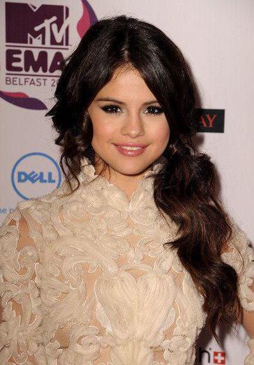 316621_278045788900219_229642137073918_812847_506186486_n - sely gomez