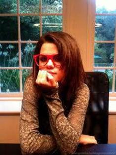 420662_105936979535262_100003568809214_22637_1264892085_n