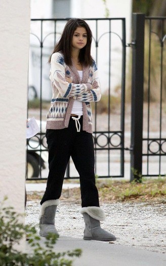 421185_133492263445625_100003545565360_132887_1371056993_n - sely gomez