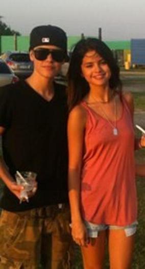 430355_105955492866744_100003568809214_22797_877887415_n - sely gomez