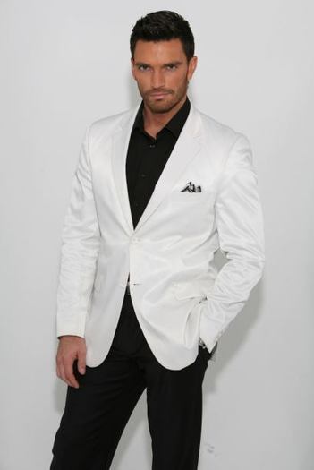  - Julian Gil