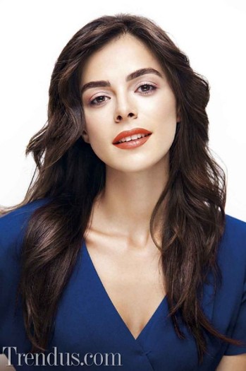 melekler-korusun-ozge-ozpirincci_15092010095923[1] - La un pas de fericire -Serial