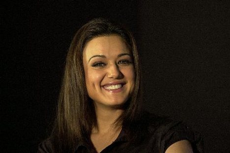 Pe afara..lasa-i..hai sa ne uitam la film:X