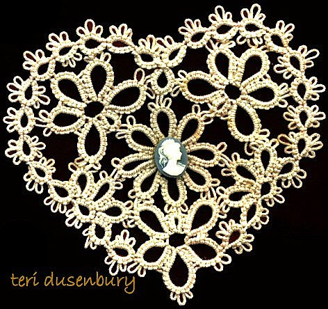 tatting-heart-dusenbury-queen-ecru
