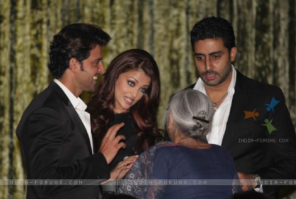 103058-hrithik-aishwarya-and-abhishek-at-music-release-of-guzaarish-at