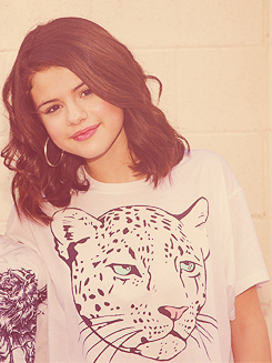 vedeti ca este una pe patul meu cea neagra