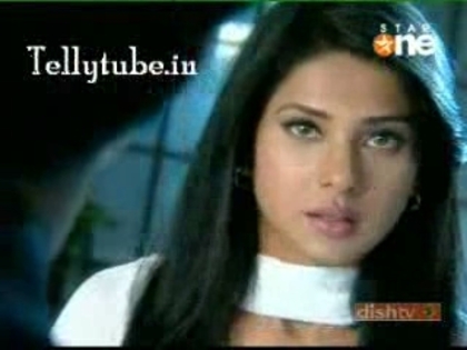 00_02_13 - D-riddhima si sid-D