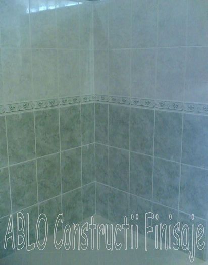 Faianta_verde_in_degrade_cu_brau_flori