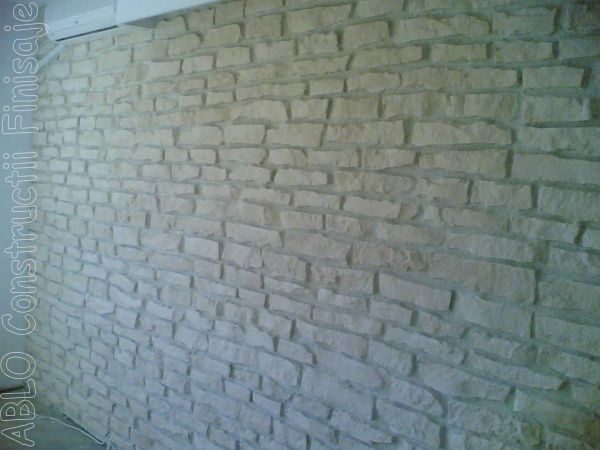 Placare_cu_imitatie_de_piatra_chituita_1