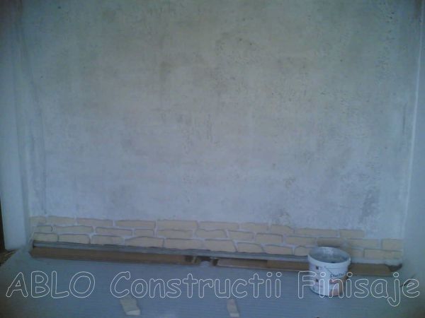 Placare_cu_imitatie_de_piatra_nechituita_4