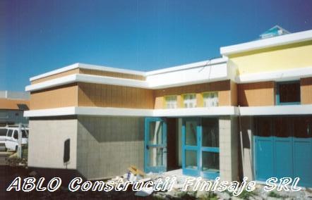 Exterior placat cu faianta