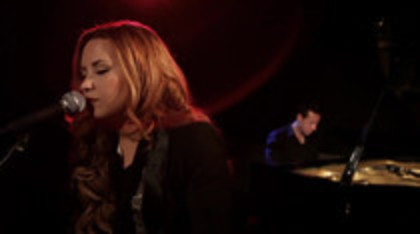 Demi Lovato - Skyscraper Piano Only Version (462)