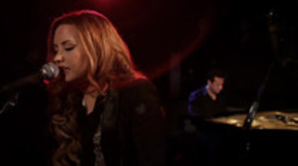 Demi Lovato - Skyscraper Piano Only Version (463)