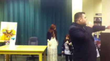 Demi leaving to get something to eat (1027) - Demilush leaving to get something to eat Part oo3
