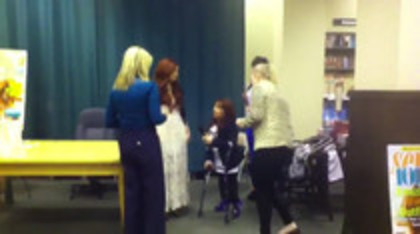 Demi leaving to get something to eat (588) - Demilush leaving to get something to eat Part oo2