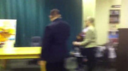 Demi leaving to get something to eat (1103)