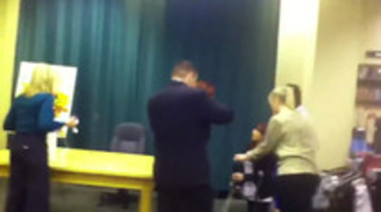 Demi leaving to get something to eat (1119) - Demilush leaving to get something to eat Part oo3