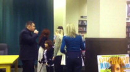 Demi leaving to get something to eat (1198) - Demilush leaving to get something to eat Part oo3