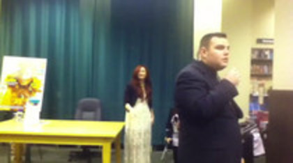 Demi leaving to get something to eat (1211) - Demilush leaving to get something to eat Part oo3