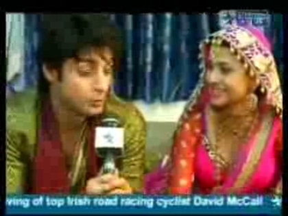 00_02_15 - D-riddhima si sid-D