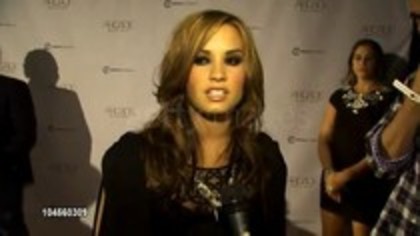 Demi Lovato - Autumn Party Benefiting Children Interview (129) Demi Lovato - Autumn Party Benefiting Children Interview (129)