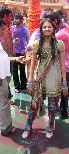 423430_373108269373958_255572597794193_1469328_434129565_n - Colors Holi Party 2012