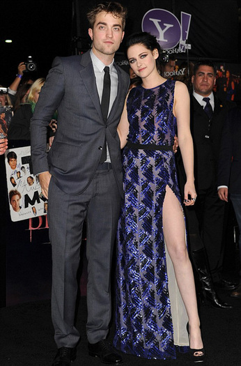 kristen-stewart-robert-pattinson-twilight-breaking-dawn-part-1-premiere-los-angeles1 - ce spuneti