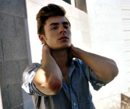 tumblr_lzhz5y8IEL1ro20qso1_1280_thumb - Zac Efron