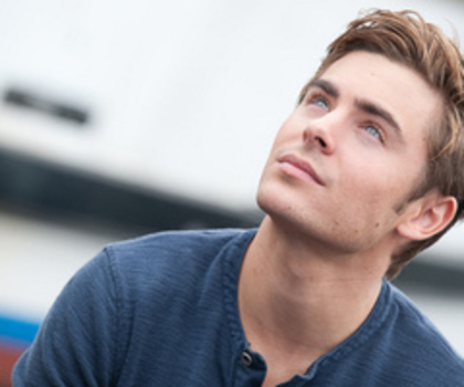 tumblr_m10az9Tybe1r2777wo1_500_thumb - Zac Efron