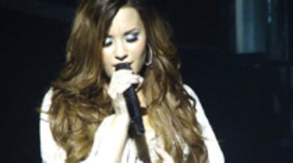 Demi Lovato - Lightweight Live - A Special Night With Demi Lovato (34)