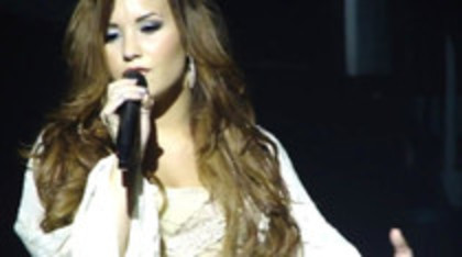 Demi Lovato - Lightweight Live - A Special Night With Demi Lovato (39)