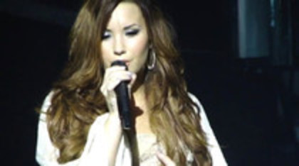Demi Lovato - Lightweight Live - A Special Night With Demi Lovato (96)