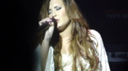 Demi Lovato - Lightweight Live - A Special Night With Demi Lovato (1050)
