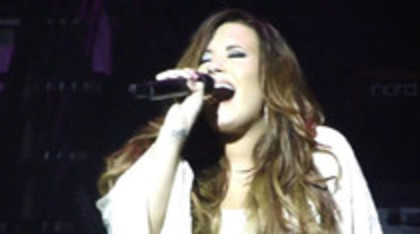Demi Lovato - Lightweight Live - A Special Night With Demi Lovato (1052)