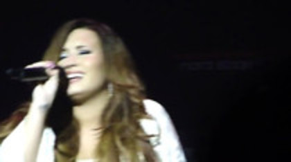 Demi Lovato - Lightweight Live - A Special Night With Demi Lovato (1054)