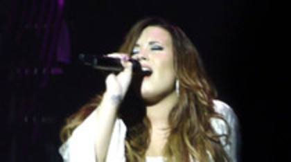 Demi Lovato - Lightweight Live - A Special Night With Demi Lovato (1413)