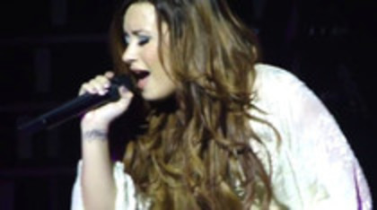 Demi Lovato - Lightweight Live - A Special Night With Demi Lovato (1462)