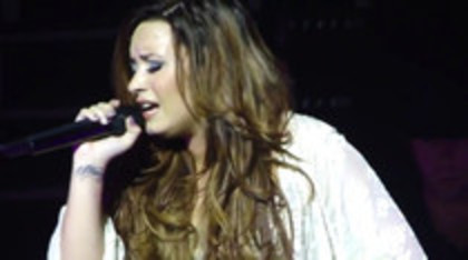 Demi Lovato - Lightweight Live - A Special Night With Demi Lovato (1464)