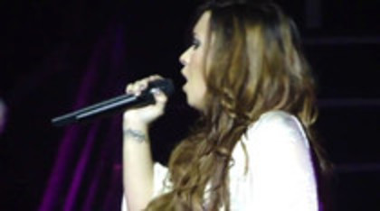 Demi Lovato - Lightweight Live - A Special Night With Demi Lovato (1470)