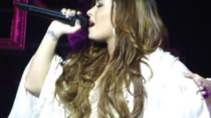 Demi Lovato - Lightweight Live - A Special Night With Demi Lovato (1513)