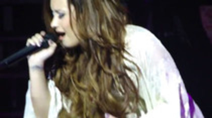Demi Lovato - Lightweight Live - A Special Night With Demi Lovato (1521)