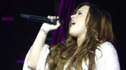Demi Lovato - Lightweight Live - A Special Night With Demi Lovato (1808)
