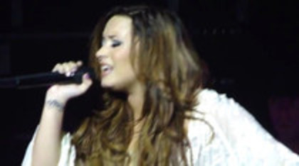 Demi Lovato - Lightweight Live - A Special Night With Demi Lovato (1826)