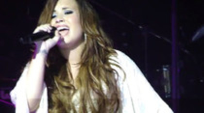 Demi Lovato - Lightweight Live - A Special Night With Demi Lovato (1846)