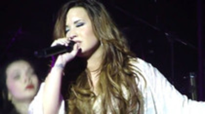 Demi Lovato - Lightweight Live - A Special Night With Demi Lovato (1850)